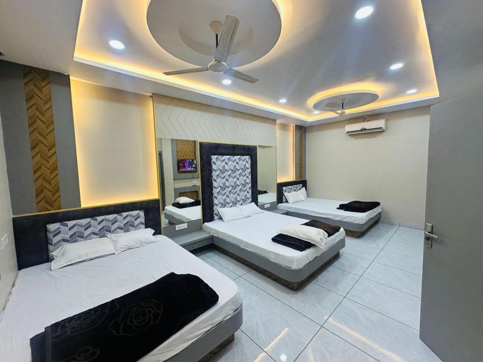 Hotel Om Shree Palace , Near Railway Station And Mahakal Lok Ujjain Luaran gambar